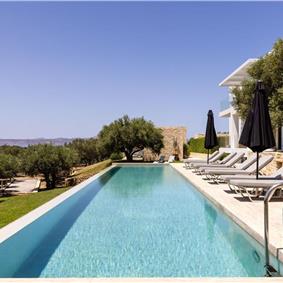 5 bedroom luxury villa with infinity pool, sea views and tennis court near Chania, sleeps 10